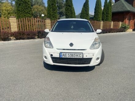 Рено Кліо 2012 у Дніпро (Дніпропетровську) на Automoto.ua Білий Рено Кліо, об'ємом двигуна 1.5 л та пробігом 325 тис. км за 2499 $, фото 1 на Automoto.ua