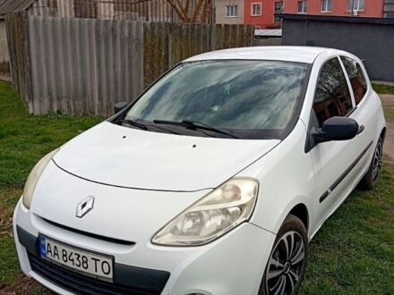 Білий Рено Кліо, об'ємом двигуна 1.5 л та пробігом 170 тис. км за 4300 $, фото 1 на Automoto.ua