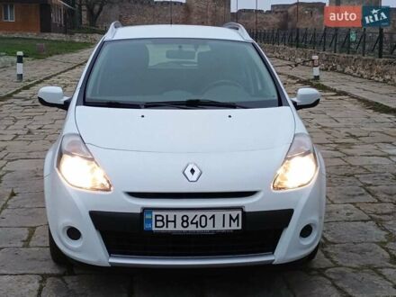 Белый Рено Клио, объемом двигателя 1.5 л и пробегом 141 тыс. км за 6999 $, фото 1 на Automoto.ua