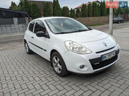 Білий Рено Кліо, об'ємом двигуна 1.46 л та пробігом 223 тис. км за 4999 $, фото 1 на Automoto.ua