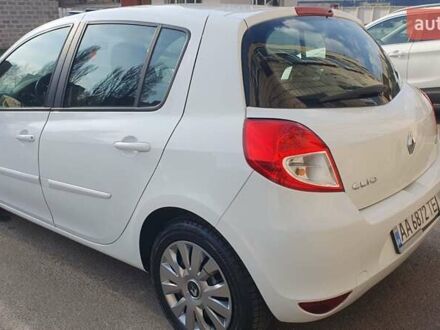 Білий Рено Кліо, об'ємом двигуна 1.46 л та пробігом 200 тис. км за 4400 $, фото 1 на Automoto.ua