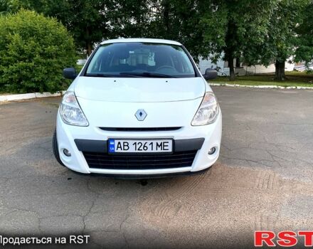 Белый Рено Клио, объемом двигателя 1.5 л и пробегом 154 тыс. км за 5200 $, фото 1 на Automoto.ua