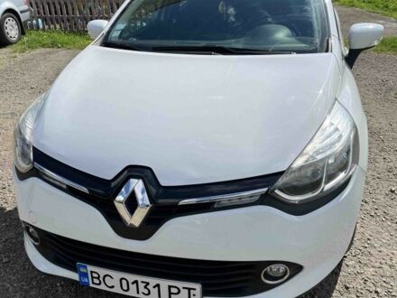 Белый Рено Клио, объемом двигателя 1.5 л и пробегом 220 тыс. км за 8000 $, фото 1 на Automoto.ua