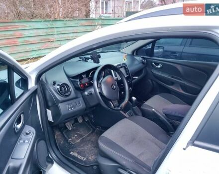 Белый Рено Клио, объемом двигателя 1.5 л и пробегом 300 тыс. км за 7300 $, фото 1 на Automoto.ua