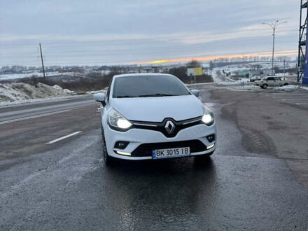 Білий Рено Кліо, об'ємом двигуна 1.5 л та пробігом 179 тис. км за 8950 $, фото 1 на Automoto.ua