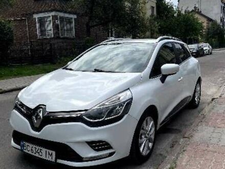 Белый Рено Клио, объемом двигателя 1.46 л и пробегом 240 тыс. км за 9100 $, фото 1 на Automoto.ua