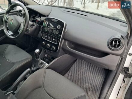 Белый Рено Клио, объемом двигателя 1.5 л и пробегом 200 тыс. км за 7999 $, фото 1 на Automoto.ua