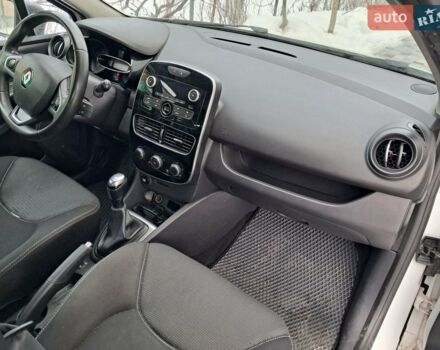 Белый Рено Клио, объемом двигателя 1.5 л и пробегом 200 тыс. км за 7999 $, фото 1 на Automoto.ua