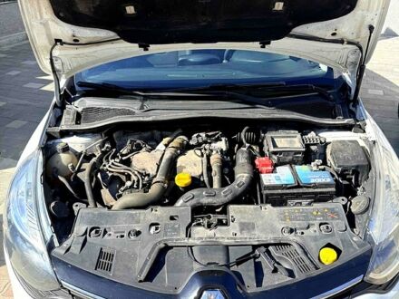 Білий Рено Кліо, об'ємом двигуна 1.5 л та пробігом 244 тис. км за 8900 $, фото 1 на Automoto.ua