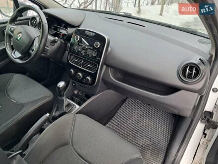 Белый Рено Клио, объемом двигателя 1.5 л и пробегом 200 тыс. км за 7999 $, фото 1 на Automoto.ua
