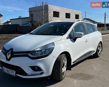 Белый Рено Клио, объемом двигателя 1.5 л и пробегом 220 тыс. км за 9800 $, фото 1 на Automoto.ua
