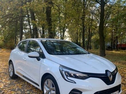 Белый Рено Клио, объемом двигателя 1 л и пробегом 65 тыс. км за 5494 $, фото 1 на Automoto.ua