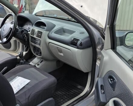 Бежевый Рено Клио, объемом двигателя 1.4 л и пробегом 260 тыс. км за 3650 $, фото 5 на Automoto.ua