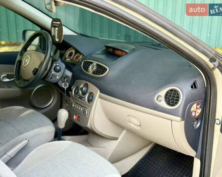 Бежевый Рено Клио, объемом двигателя 1.6 л и пробегом 191 тыс. км за 6000 $, фото 25 на Automoto.ua