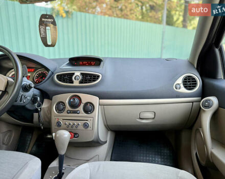 Бежевый Рено Клио, объемом двигателя 1.6 л и пробегом 191 тыс. км за 6000 $, фото 26 на Automoto.ua