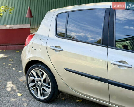 Бежевый Рено Клио, объемом двигателя 1.6 л и пробегом 191 тыс. км за 6000 $, фото 11 на Automoto.ua