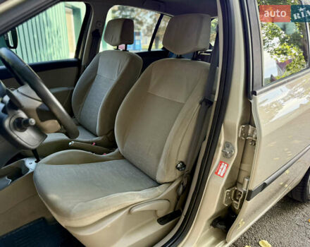 Бежевый Рено Клио, объемом двигателя 1.6 л и пробегом 191 тыс. км за 6000 $, фото 17 на Automoto.ua