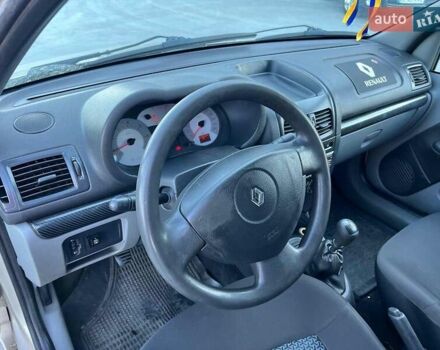 Бежевый Рено Клио, объемом двигателя 1.4 л и пробегом 228 тыс. км за 2790 $, фото 16 на Automoto.ua