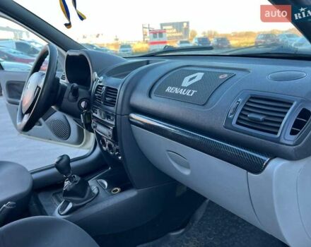 Бежевый Рено Клио, объемом двигателя 1.4 л и пробегом 228 тыс. км за 2790 $, фото 35 на Automoto.ua