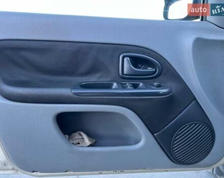 Бежевый Рено Клио, объемом двигателя 1.4 л и пробегом 228 тыс. км за 2790 $, фото 14 на Automoto.ua