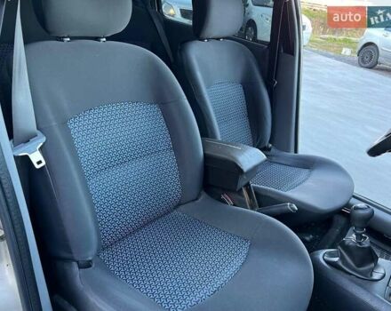 Бежевый Рено Клио, объемом двигателя 1.4 л и пробегом 228 тыс. км за 2790 $, фото 34 на Automoto.ua