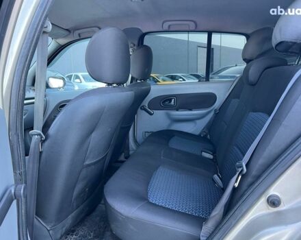 Бежевый Рено Клио, объемом двигателя 1.4 л и пробегом 228 тыс. км за 2790 $, фото 32 на Automoto.ua