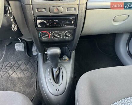 Бежевый Рено Клио, объемом двигателя 1.39 л и пробегом 127 тыс. км за 3499 $, фото 18 на Automoto.ua