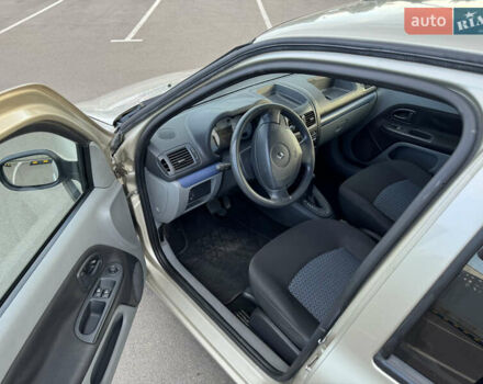 Бежевый Рено Клио, объемом двигателя 1.39 л и пробегом 127 тыс. км за 3499 $, фото 13 на Automoto.ua