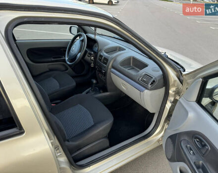 Бежевый Рено Клио, объемом двигателя 1.39 л и пробегом 127 тыс. км за 3499 $, фото 8 на Automoto.ua