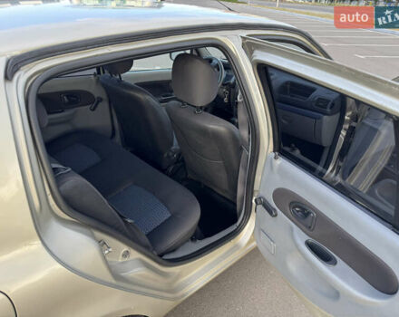 Бежевый Рено Клио, объемом двигателя 1.39 л и пробегом 127 тыс. км за 3499 $, фото 10 на Automoto.ua