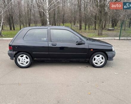 Черный Рено Клио, объемом двигателя 1.2 л и пробегом 250 тыс. км за 850 $, фото 4 на Automoto.ua