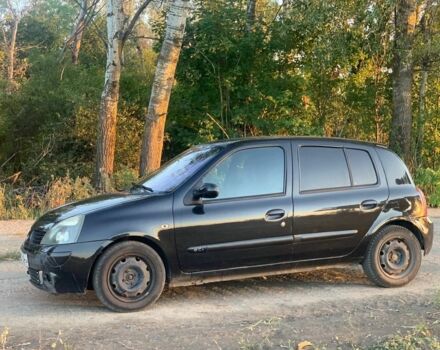 Черный Рено Клио, объемом двигателя 0 л и пробегом 236 тыс. км за 1300 $, фото 2 на Automoto.ua