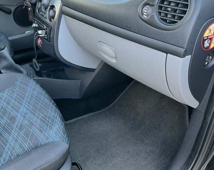 Черный Рено Клио, объемом двигателя 1.15 л и пробегом 234 тыс. км за 3950 $, фото 31 на Automoto.ua