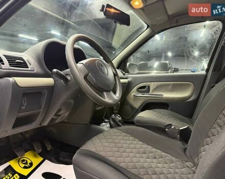 Черный Рено Клио, объемом двигателя 1.2 л и пробегом 212 тыс. км за 3700 $, фото 7 на Automoto.ua