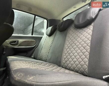 Черный Рено Клио, объемом двигателя 1.2 л и пробегом 212 тыс. км за 3700 $, фото 14 на Automoto.ua