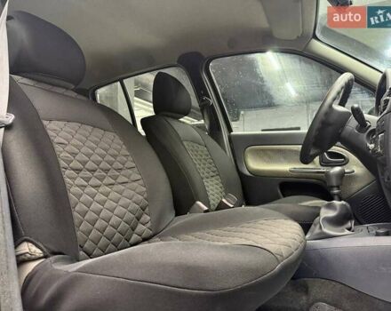 Черный Рено Клио, объемом двигателя 1.2 л и пробегом 212 тыс. км за 3700 $, фото 13 на Automoto.ua