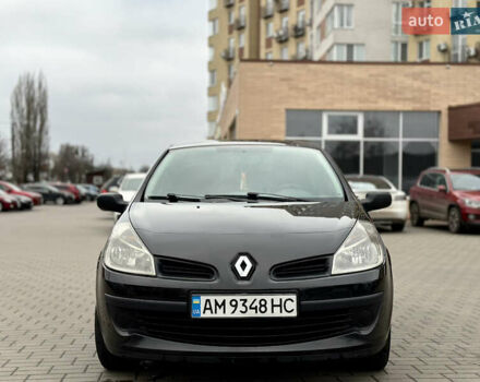 Чорний Рено Кліо, об'ємом двигуна 1.39 л та пробігом 285 тис. км за 4400 $, фото 3 на Automoto.ua