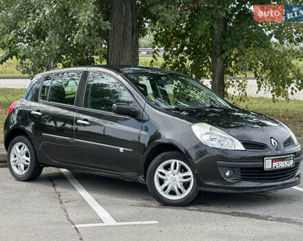 Черный Рено Клио, объемом двигателя 1.6 л и пробегом 221 тыс. км за 5499 $, фото 1 на Automoto.ua