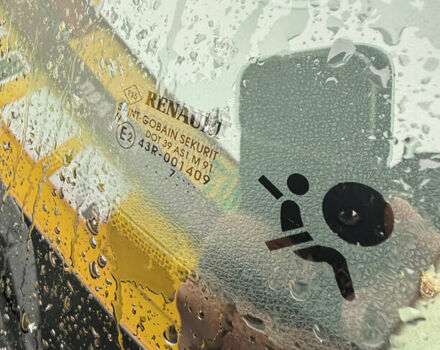 Черный Рено Клио, объемом двигателя 1.6 л и пробегом 221 тыс. км за 5500 $, фото 19 на Automoto.ua