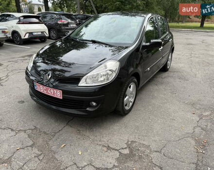 Черный Рено Клио, объемом двигателя 1.6 л и пробегом 235 тыс. км за 6600 $, фото 5 на Automoto.ua