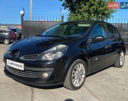 Черный Рено Клио, объемом двигателя 1.6 л и пробегом 272 тыс. км за 5490 $, фото 2 на Automoto.ua