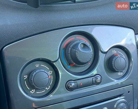 Черный Рено Клио, объемом двигателя 1.6 л и пробегом 272 тыс. км за 5490 $, фото 15 на Automoto.ua