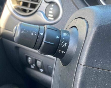 Черный Рено Клио, объемом двигателя 1.6 л и пробегом 275 тыс. км за 5500 $, фото 11 на Automoto.ua