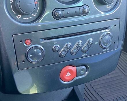 Черный Рено Клио, объемом двигателя 1.6 л и пробегом 275 тыс. км за 5500 $, фото 14 на Automoto.ua