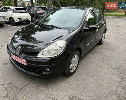 Черный Рено Клио, объемом двигателя 1.6 л и пробегом 235 тыс. км за 6600 $, фото 17 на Automoto.ua