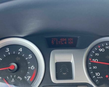 Черный Рено Клио, объемом двигателя 1.6 л и пробегом 275 тыс. км за 5500 $, фото 16 на Automoto.ua