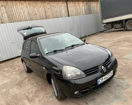 Черный Рено Клио, объемом двигателя 1.1 л и пробегом 220 тыс. км за 3900 $, фото 1 на Automoto.ua