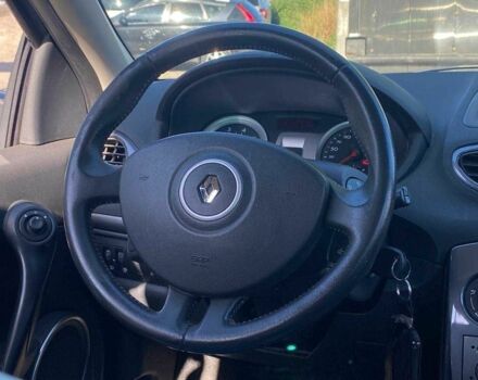 Черный Рено Клио, объемом двигателя 1.6 л и пробегом 275 тыс. км за 5500 $, фото 6 на Automoto.ua