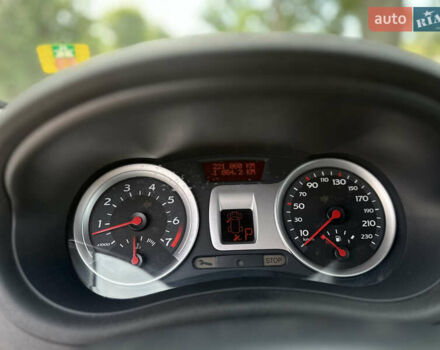 Черный Рено Клио, объемом двигателя 1.6 л и пробегом 221 тыс. км за 5499 $, фото 9 на Automoto.ua