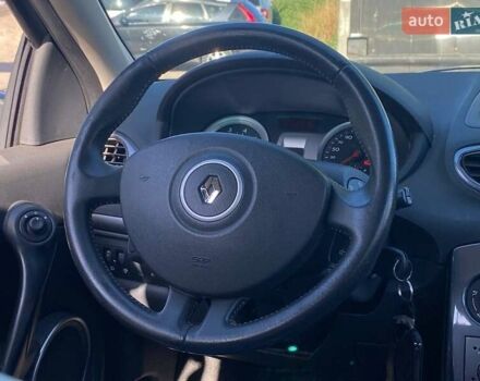 Черный Рено Клио, объемом двигателя 1.6 л и пробегом 272 тыс. км за 5490 $, фото 13 на Automoto.ua